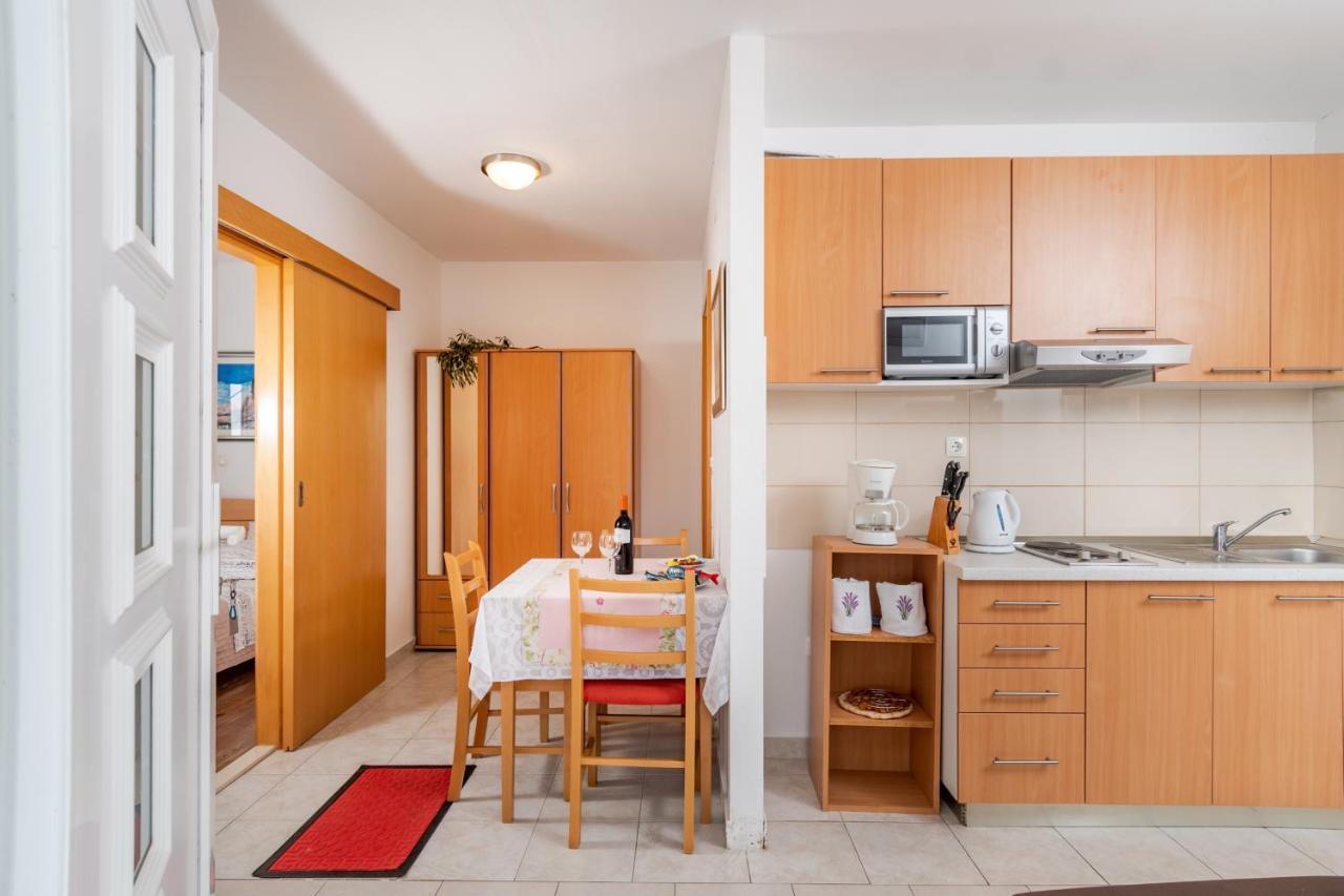 Apartments Tolic Baska Voda Bagian luar foto